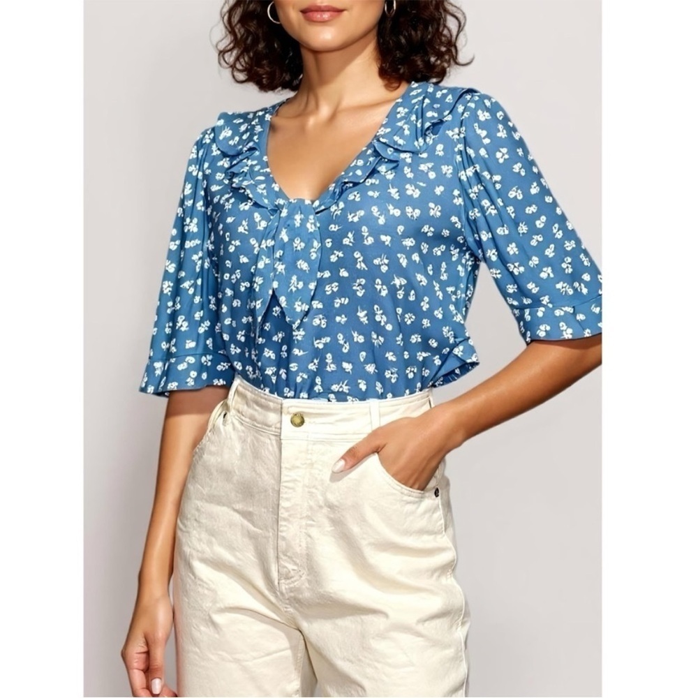 Sezane Pomme Blue Top with White Floral Design